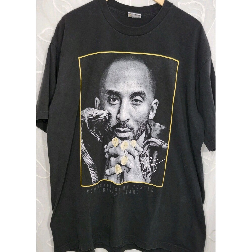 VTG Kobe Bryant Black Mamba Lord of the Rings T Shirt Mens L Lakers Shaq Rare
